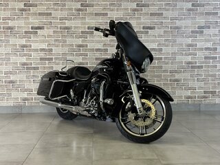 2018 Harley-Davidson Street Glide, чёрный, 1495000 рублей, вид 4