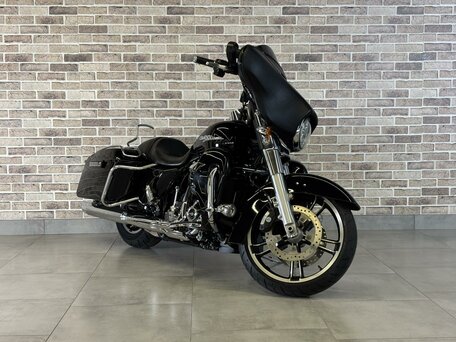 2018 Harley-Davidson Street Glide, чёрный, 1495000 рублей, вид 4