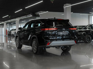 2026 Toyota Highlander IV (XU70), чёрный, 5450000 рублей, вид 4