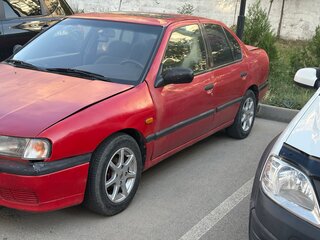 1992 Nissan Primera I (P10), красный, 120000 рублей, вид 2