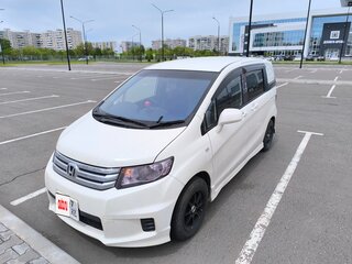 2011 Honda Freed I Рестайлинг, белый, 830000 рублей, вид 2