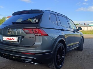 2020 Volkswagen Tiguan Allspace II, серый, 2800000 рублей, вид 3