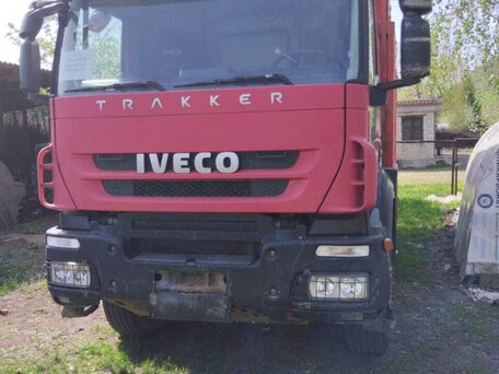 2011 Iveco Trakker, пурпурный, 2500000 рублей, вид 2