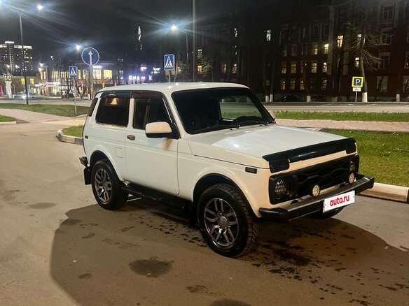2010 Lada (ВАЗ) 2121 (4x4) I Рестайлинг, белый, 400000 рублей - вид 3