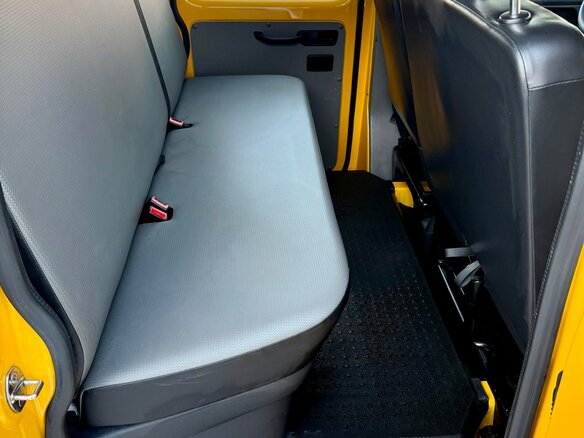 2019 Volkswagen Transporter, жёлтый, 3845000 рублей - вид 11