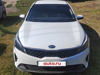 2020 Kia Rio IV Рестайлинг, белый, 1450000 рублей, вид 1