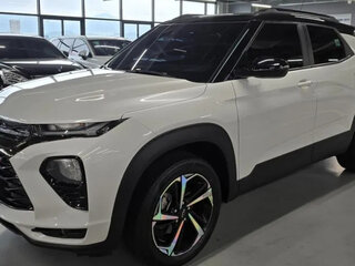 2023 Chevrolet TrailBlazer III, белый, 1590025 рублей, вид 1