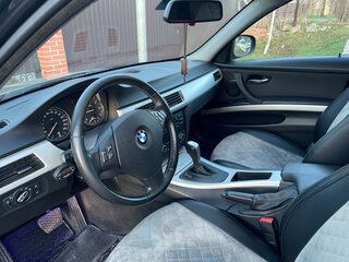 2010 BMW 3 серии 318i V (E90/E91/E92/E93) Рестайлинг, чёрный, 1600000 рублей, вид 5