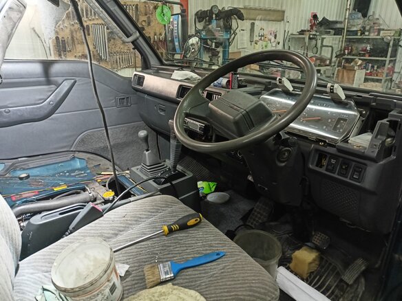 1995 Mitsubishi Delica III, зелёный, 850000 рублей - вид 7