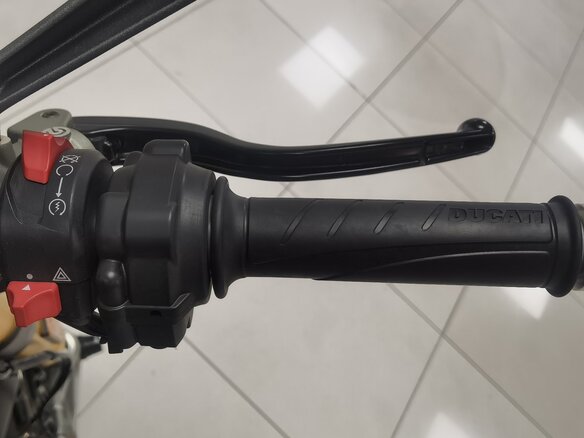 2018 Ducati Monster 1200, серый, 1250000 рублей - вид 16
