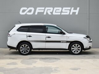 2014 Mitsubishi Outlander III Рестайлинг, белый, 1243000 рублей, вид 5