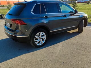 2021 Volkswagen Tiguan II Рестайлинг, серый, 3000000 рублей, вид 4