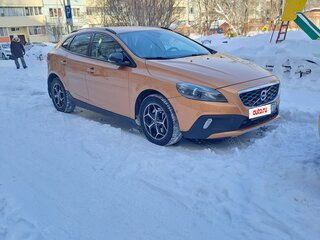 2013 Volvo V40 Cross Country I, оранжевый, 1900000 рублей, вид 3