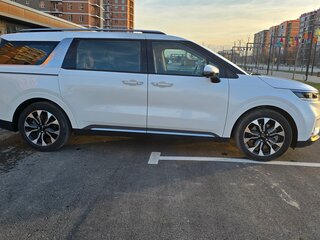 2022 Kia Carnival IV, белый, 4250000 рублей, вид 2