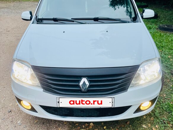 2013 Renault Logan I Рестайлинг, белый, 515000 рублей - вид 2