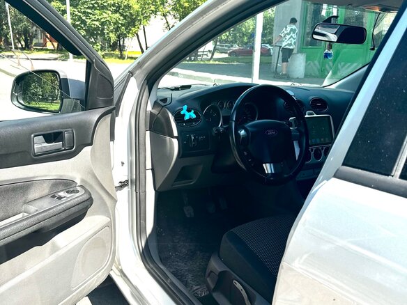 2011 Ford Focus II Рестайлинг, серебристый, 590000 рублей - вид 5