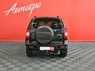 2018 Chevrolet Niva I Рестайлинг, коричневый, 670000 рублей, вид 4