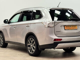 2014 Mitsubishi Outlander III, серебристый, 1390000 рублей, вид 3