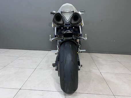 2011 Yamaha YZF-R1, синий, 930000 рублей, вид 4