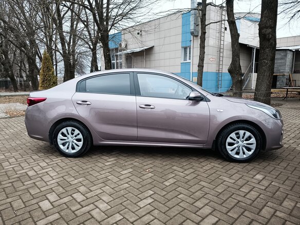 2020 Kia Rio IV, коричневый, 1345000 рублей - вид 4