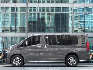 2026 Toyota HiAce H300, чёрный, 8430000 рублей, вид 4