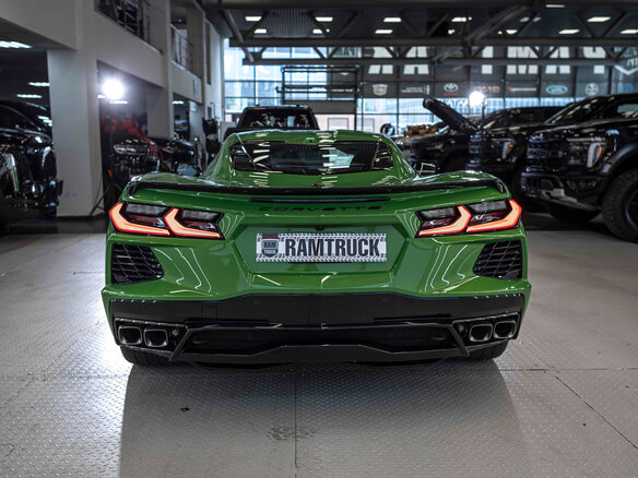 2026 Chevrolet Corvette Stingray C8, зелёный, 15627588 рублей - вид 7