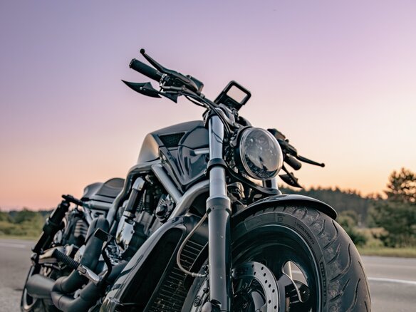 2009 Harley-Davidson V-Rod, серый, 2000000 рублей - вид 1
