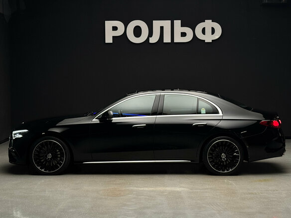 2025 Mercedes-Benz E-Класс 300 VI (W214, S214), чёрный - вид 4