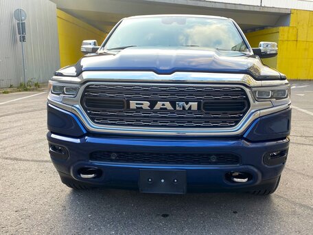 2022 Ram 1500 Crew Cab V, синий, 7400000 рублей, вид 2
