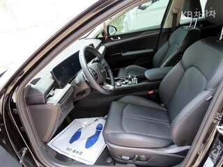 2023 Kia K5 III Рестайлинг, чёрный, 2290005 рублей, вид 5