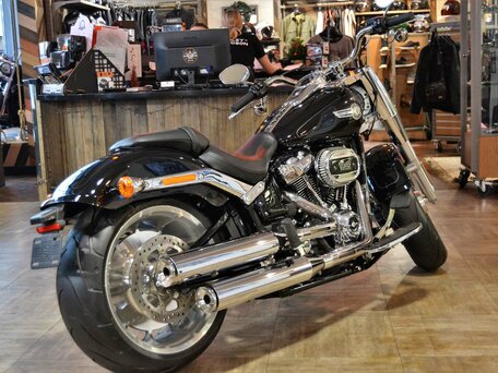 2023 Harley-Davidson Fat Boy, чёрный, 3750000 рублей, вид 4