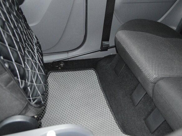 2010 Ford Focus II Рестайлинг, серебристый, 890000 рублей - вид 12