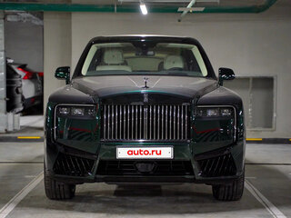 2026 Rolls-Royce Cullinan Black Badge I Рестайлинг (Series II), зелёный, 66000000 рублей, вид 3