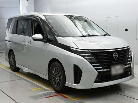 2023 Nissan Serena VI (C28), белый, 2400000 рублей, вид 2
