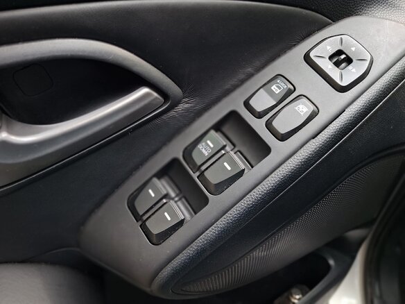 2011 Hyundai ix35 I, серебристый, 1050000 рублей - вид 25