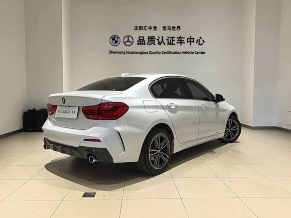 2023 BMW 1 серии 120i III (F52) Рестайлинг, белый - вид 1