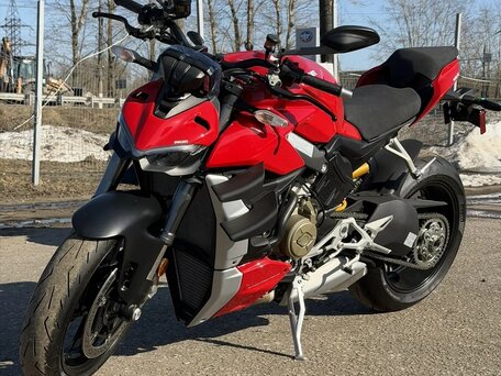 2022 Ducati Streetfighter V4, красный, 1699999 рублей, вид 5