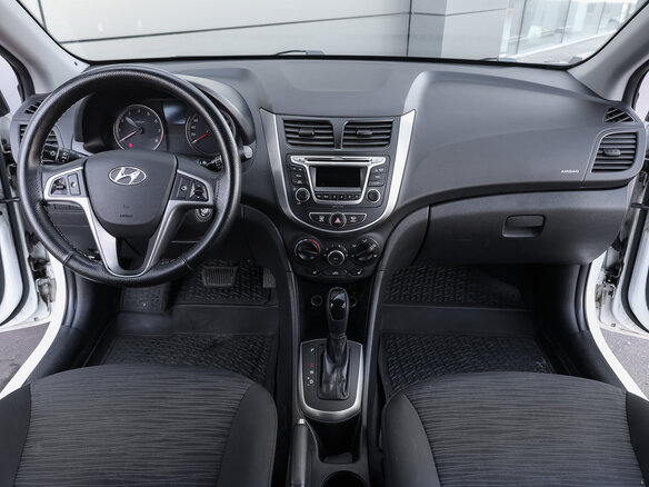 2015 Hyundai Solaris I Рестайлинг, белый - вид 13