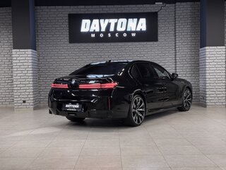 2026 BMW 7 серии 740 xDrive VII (G70) Рестайлинг, чёрный, 23160000 рублей, вид 5