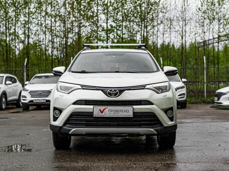 2017 Toyota RAV4 IV (XA40) Рестайлинг, белый, 1790000 рублей, вид 3