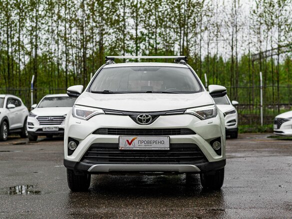 2017 Toyota RAV4 IV (XA40) Рестайлинг, белый, 1799000 рублей - вид 2