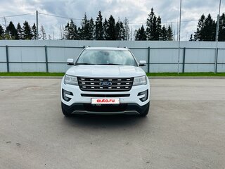 2016 Ford Explorer V Рестайлинг, белый, 2250000 рублей, вид 2