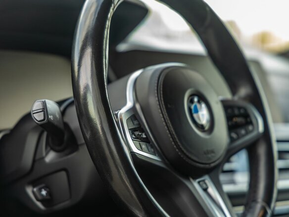 2022 BMW X5 30d IV (G05/G18), белый, 7498000 рублей - вид 32