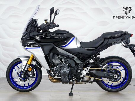 2026 Yamaha MT-09 Tracer (FJ-09), серебристый, 1999000 рублей, вид 2