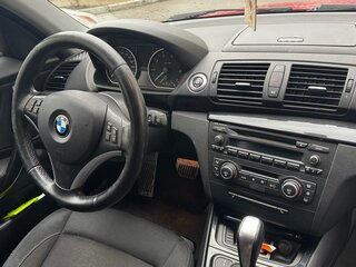 2008 BMW 1 серии 120i I (E81/E82/E87/E88) Рестайлинг, красный, 900000 рублей, вид 5