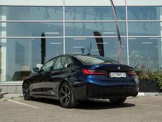 2025 BMW 3 серии 320i VII (G2x) Рестайлинг 2, синий, 5980000 рублей, вид 4