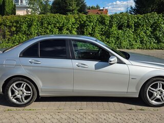 2011 Mercedes-Benz C-Класс 180 BlueEFFICIENCY III (W204), серебристый, 900000 рублей, вид 4