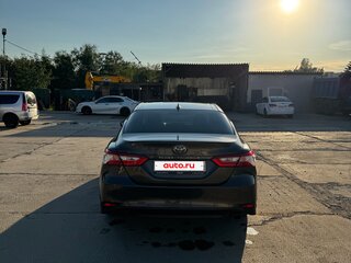 2018 Toyota Camry VIII (XV70), серый, 2450000 рублей, вид 3