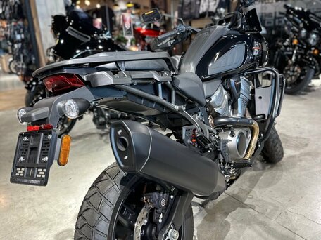 2021 Harley-Davidson Pan America, чёрный, 1990000 рублей, вид 3