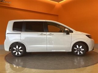 2025 Honda Freed Air III, белый, 1962000 рублей, вид 4